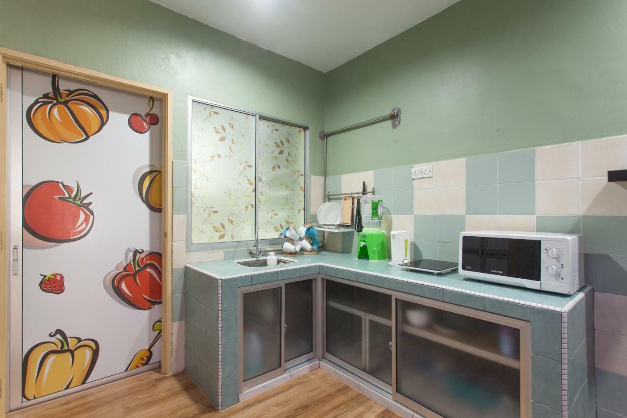 Gunung View Homestay 10 To 12 Pax Near Sunway Tambun Ipoh Exterior photo
