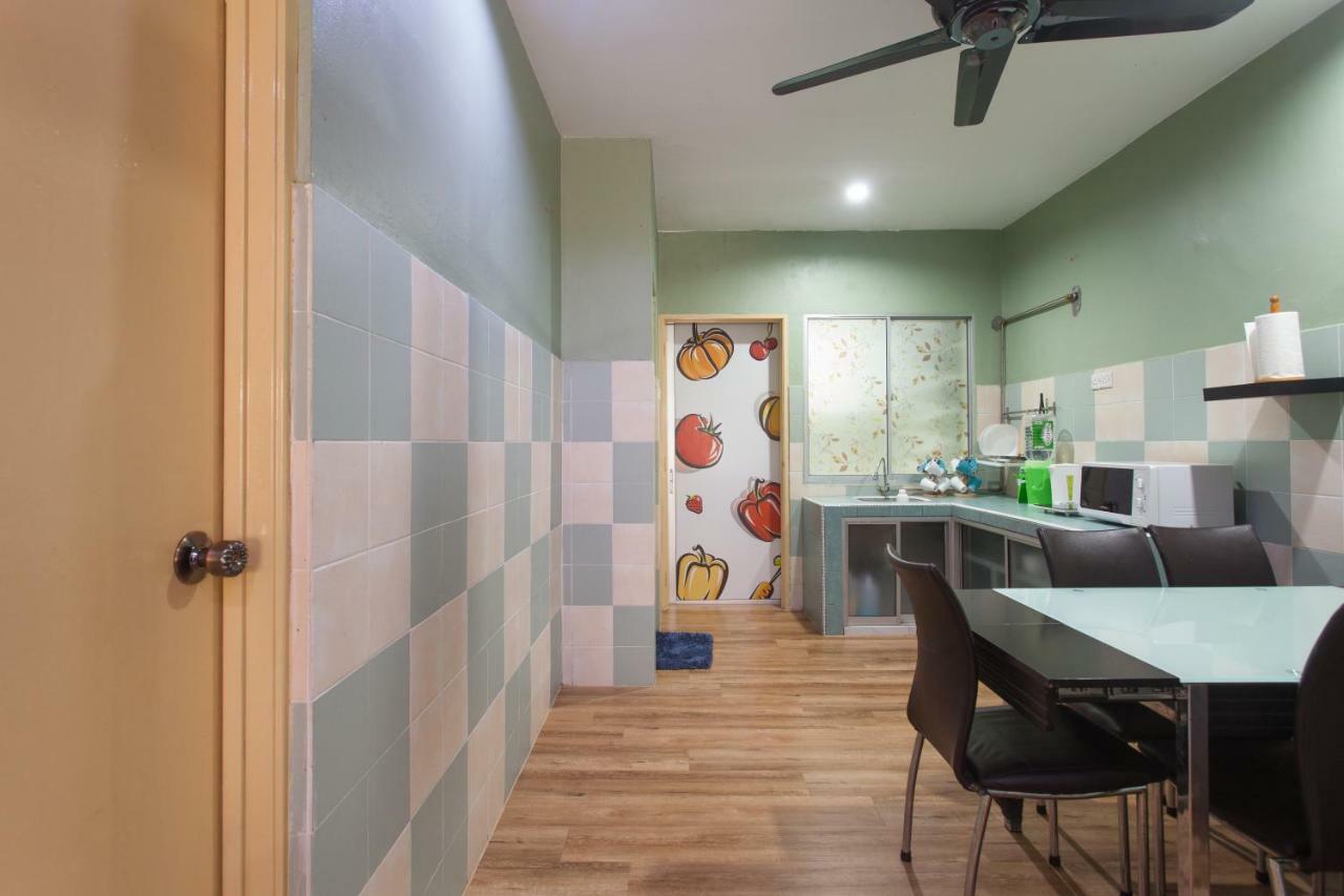 Gunung View Homestay 10 To 12 Pax Near Sunway Tambun Ipoh Exterior photo