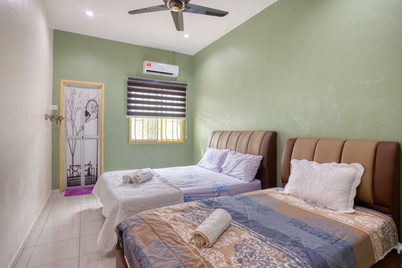 Gunung View Homestay 10 To 12 Pax Near Sunway Tambun Ipoh Exterior photo
