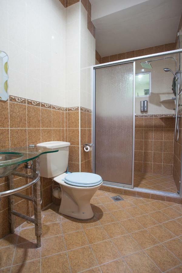 Gunung View Homestay 10 To 12 Pax Near Sunway Tambun Ipoh Exterior photo